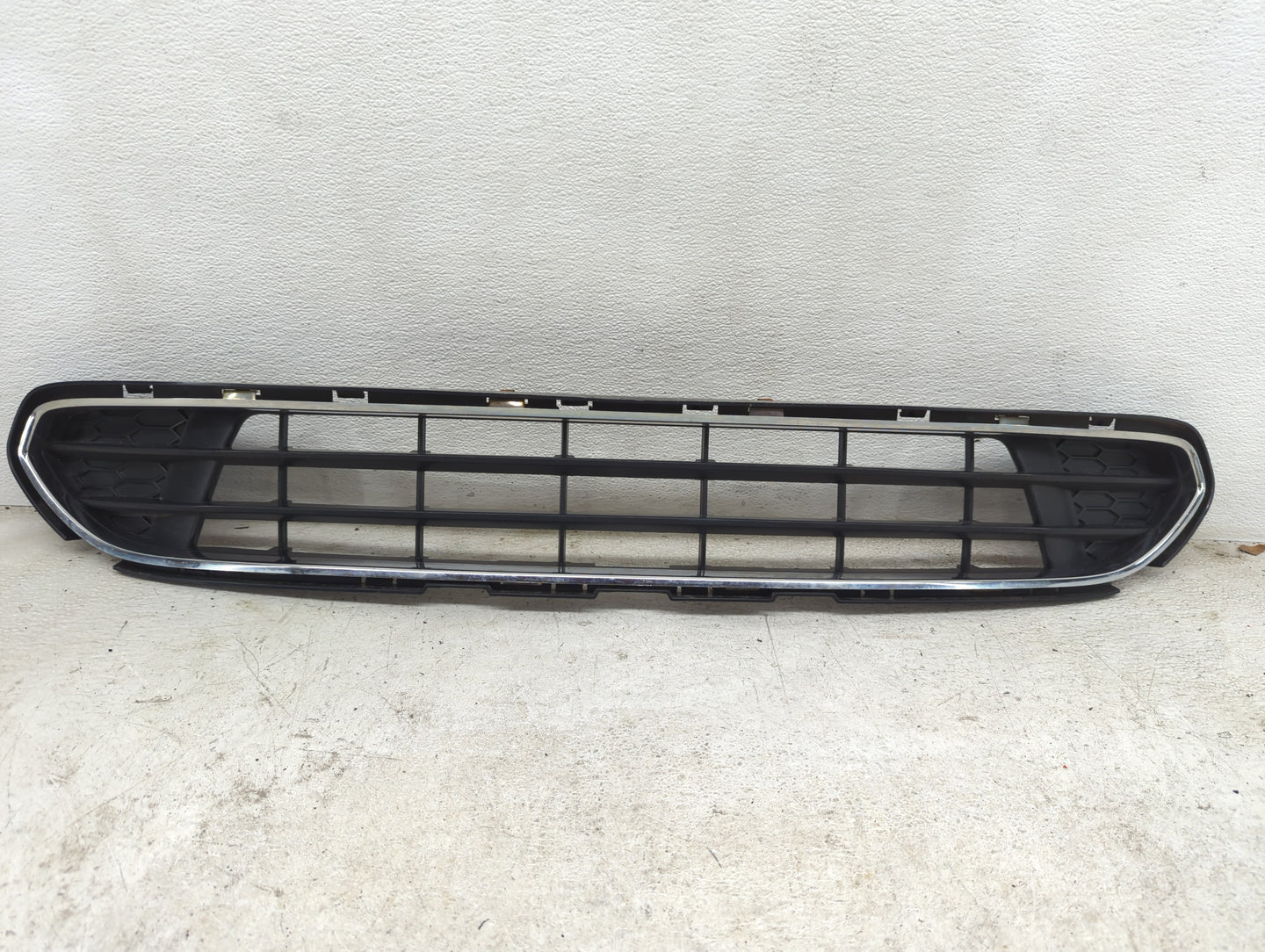 2011 Ford Fusion Front Grille Bumper Not Included Black - Oemusedautoparts1.com