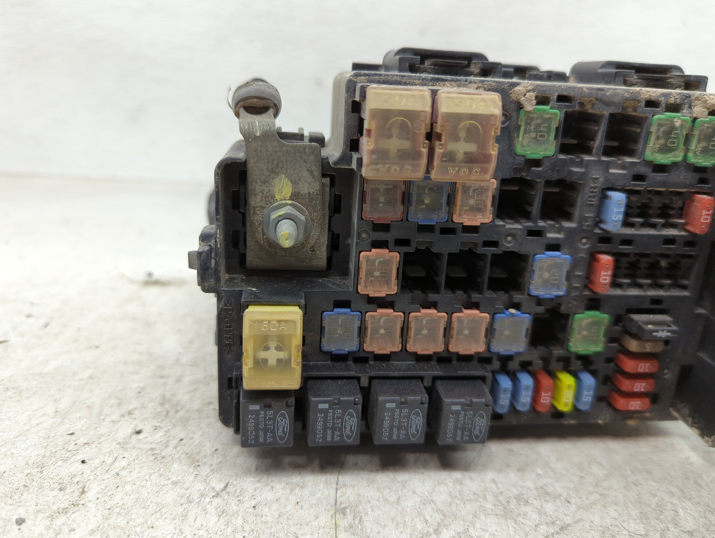 2010-2012 Ford Fusion Fusebox Fuse Box Panel Relay Module P/N:BE5T-14290-A Fits Fits 2010 2011 2012 OEM Used Auto Parts - Oe