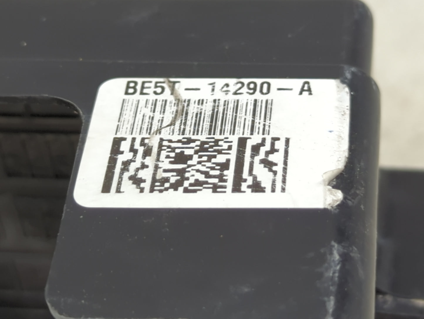 2010-2012 Ford Fusion Fusebox Fuse Box Panel Relay Module P/N:BE5T-14290-A Fits Fits 2010 2011 2012 OEM Used Auto Parts - Oe
