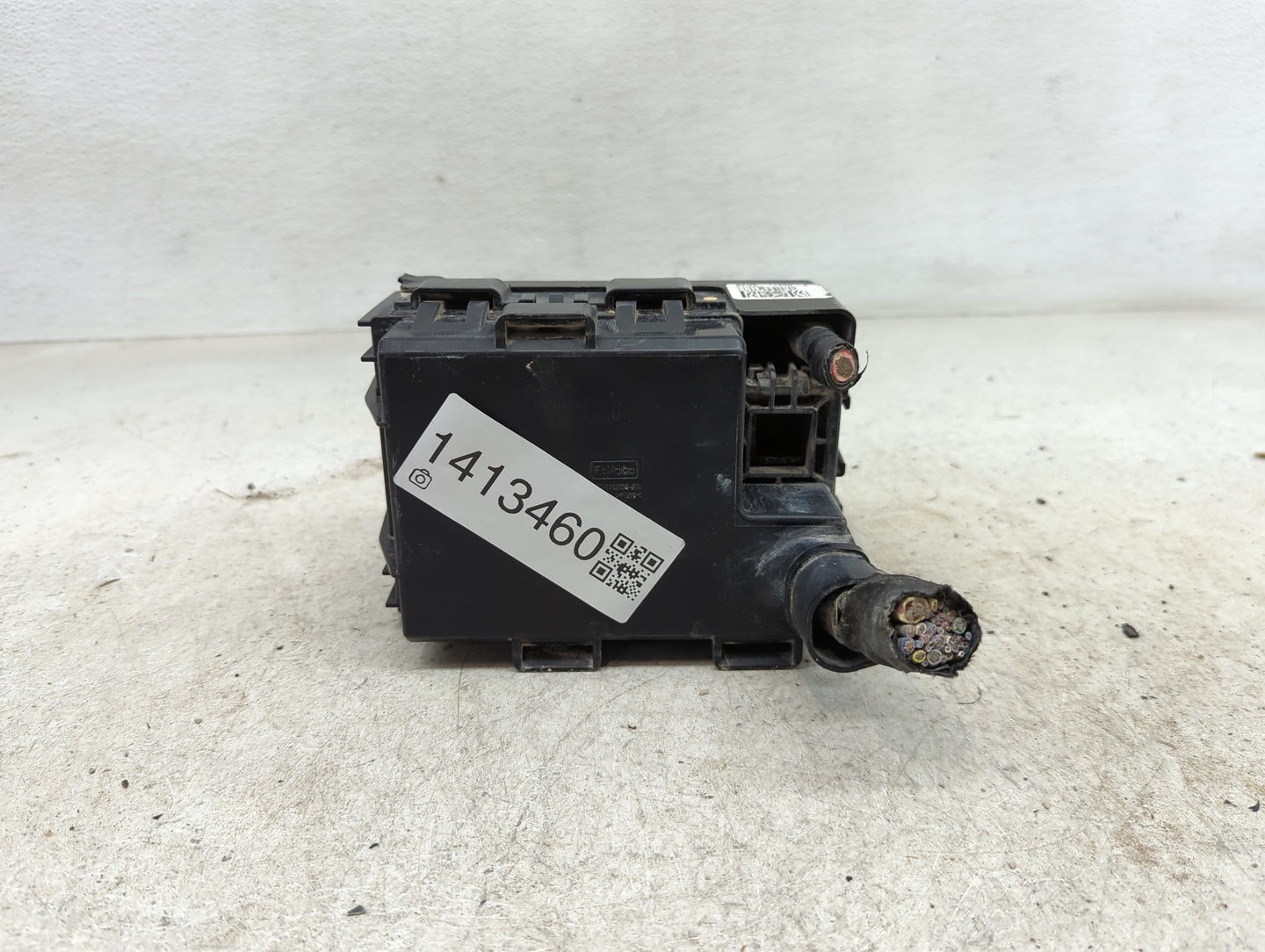 2010-2012 Ford Fusion Fusebox Fuse Box Panel Relay Module P/N:BE5T-14290-A Fits Fits 2010 2011 2012 OEM Used Auto Parts - Oe