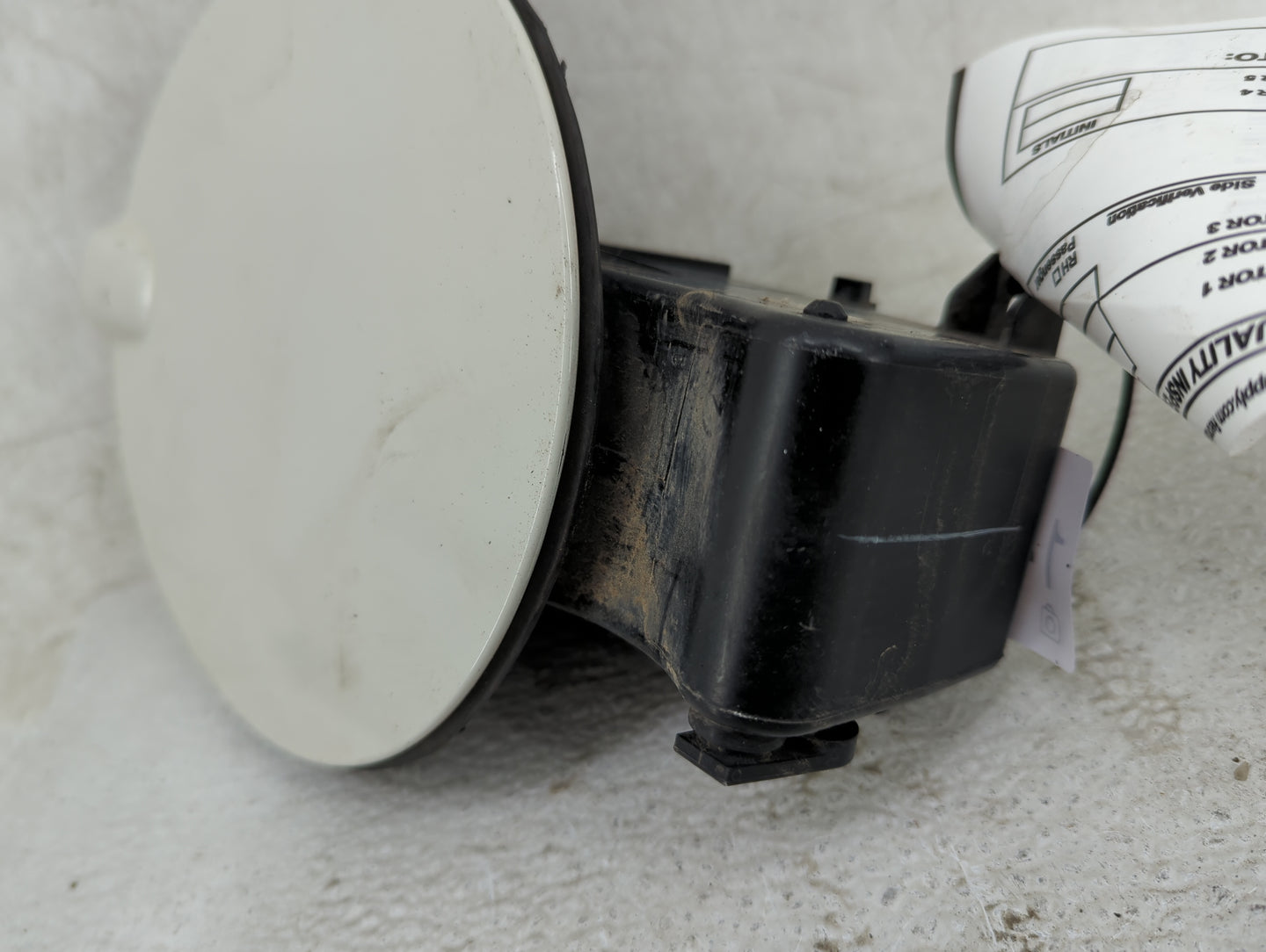 2011 Ford Fusion Fuel Tank Door Lid Gas Tank White - Oemusedautoparts1.com