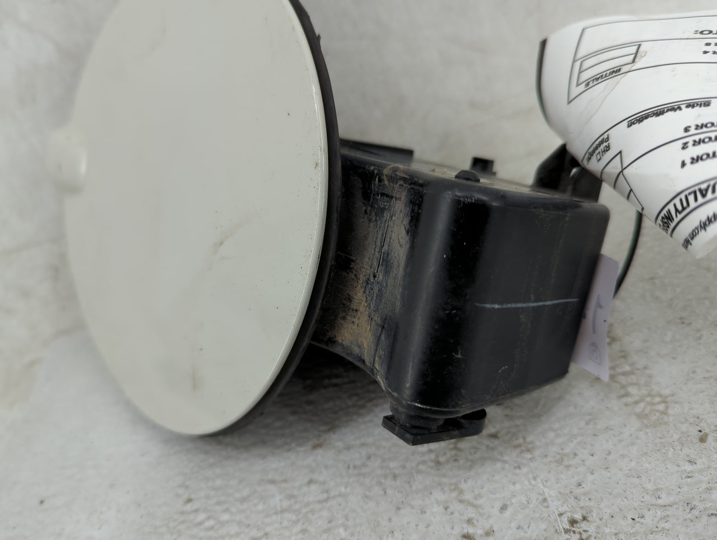 2011 Ford Fusion Fuel Tank Door Lid Gas Tank White - Oemusedautoparts1.com
