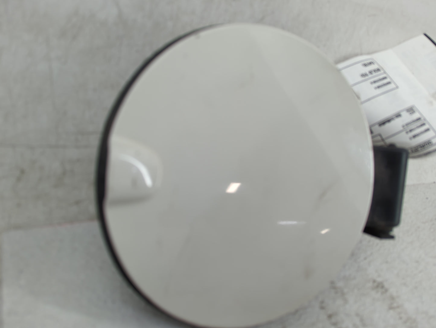 2011 Ford Fusion Fuel Tank Door Lid Gas Tank White - Oemusedautoparts1.com