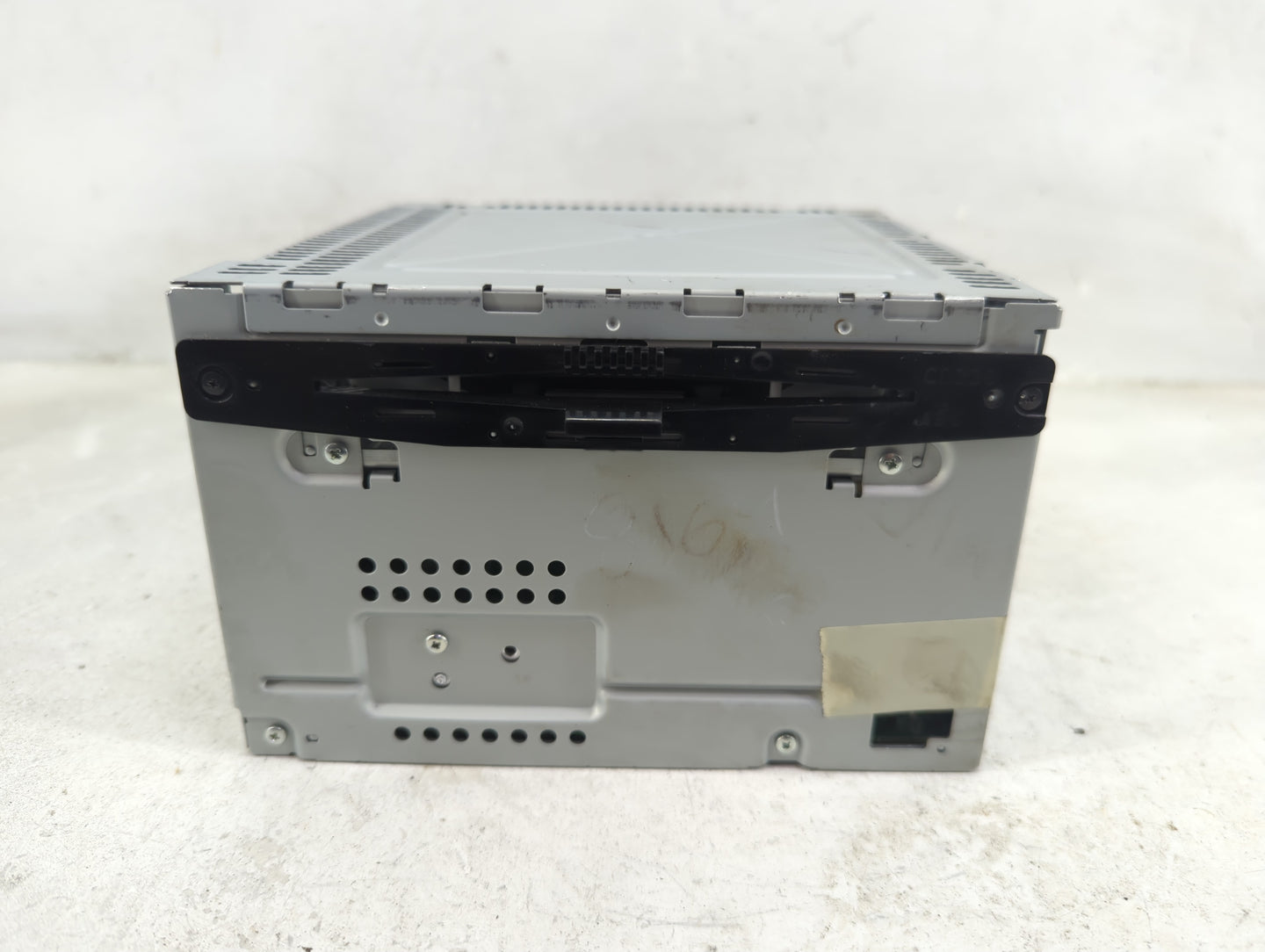 2010-2012 Ford Fusion Radio AM FM Cd Player Receiver Replacement P/N:BE5T-19C157-AA Fits Fits 2010 2011 2012 OEM Used Auto P