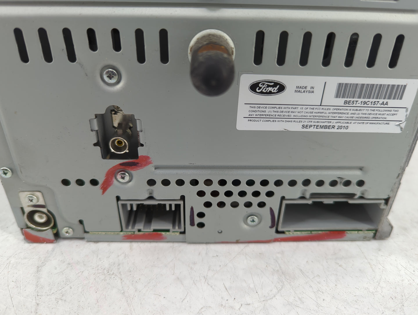 2011-2012 Ford Fusion Radio AM FM Cd Player Receiver Replacement P/N:BE5T-19C157-AA Fits Fits 2011 2012 OEM Used Auto Parts 