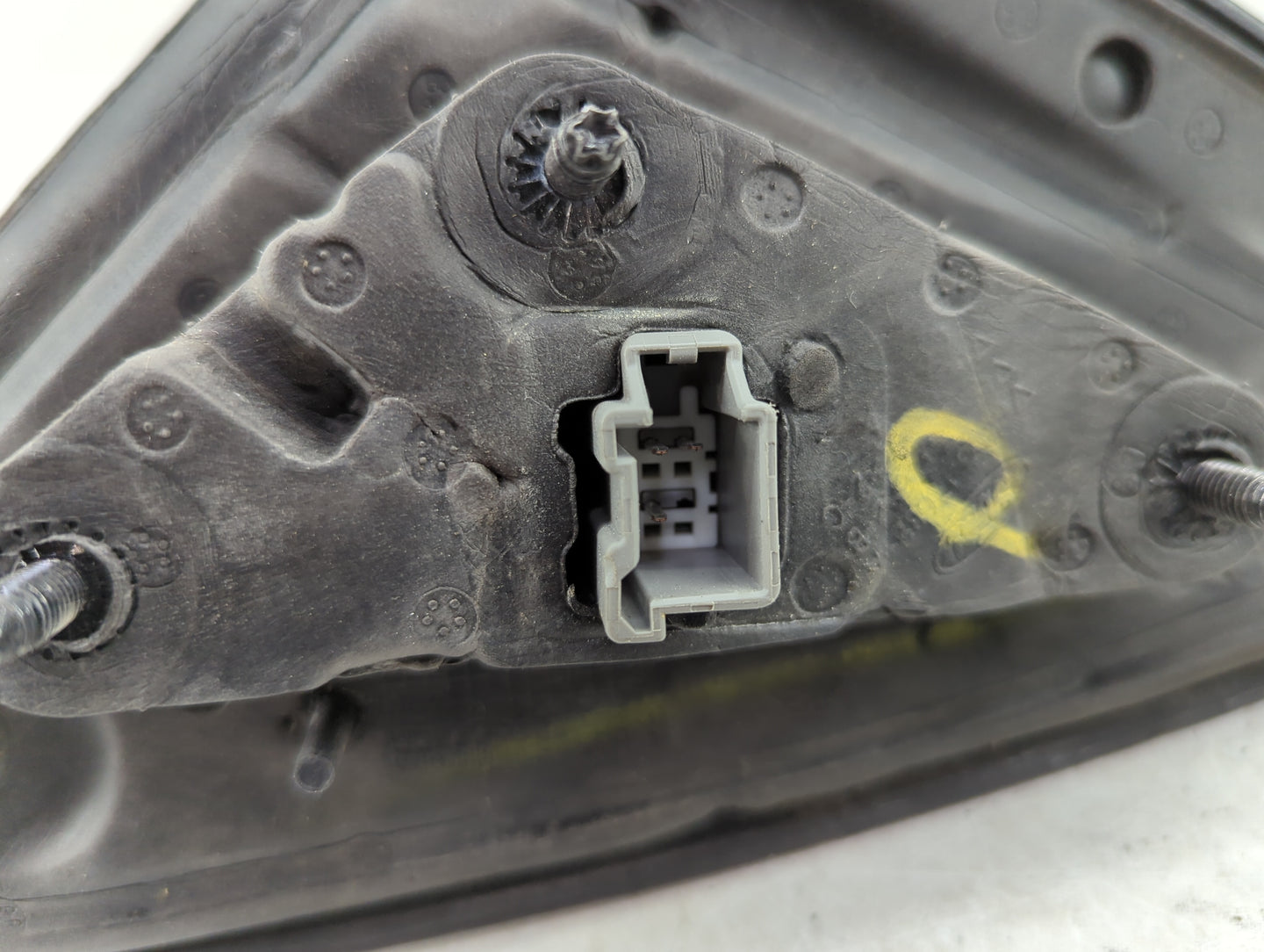 2010-2012 Ford Fusion Driver Side View Mirror - Left Door Mirror OEM Used - Oemusedautoparts1.com