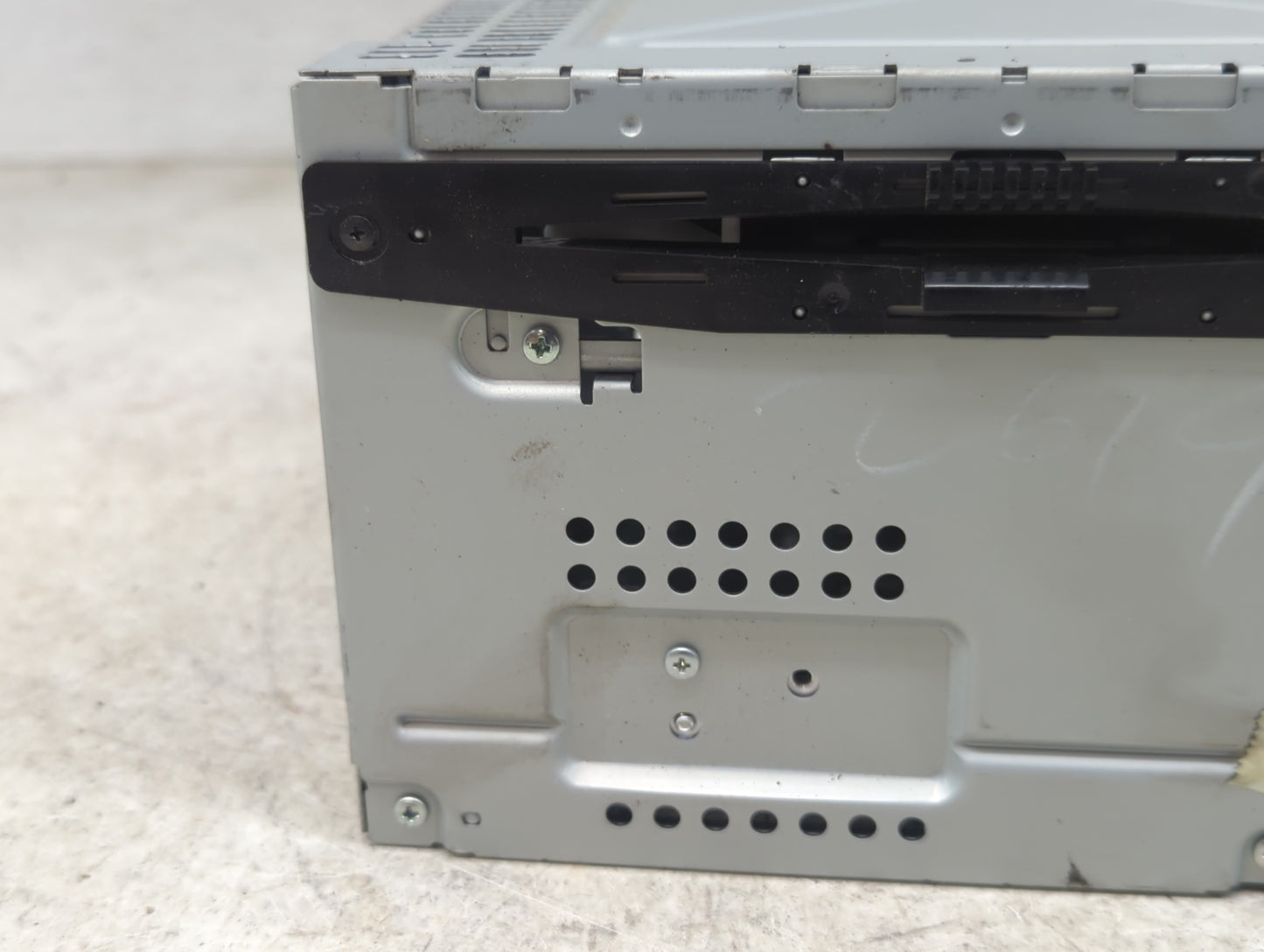 2011-2012 Ford Fusion Radio AM FM Cd Player Receiver Replacement P/N:BE5T-19C157-AA Fits Fits 2011 2012 OEM Used Auto Parts 