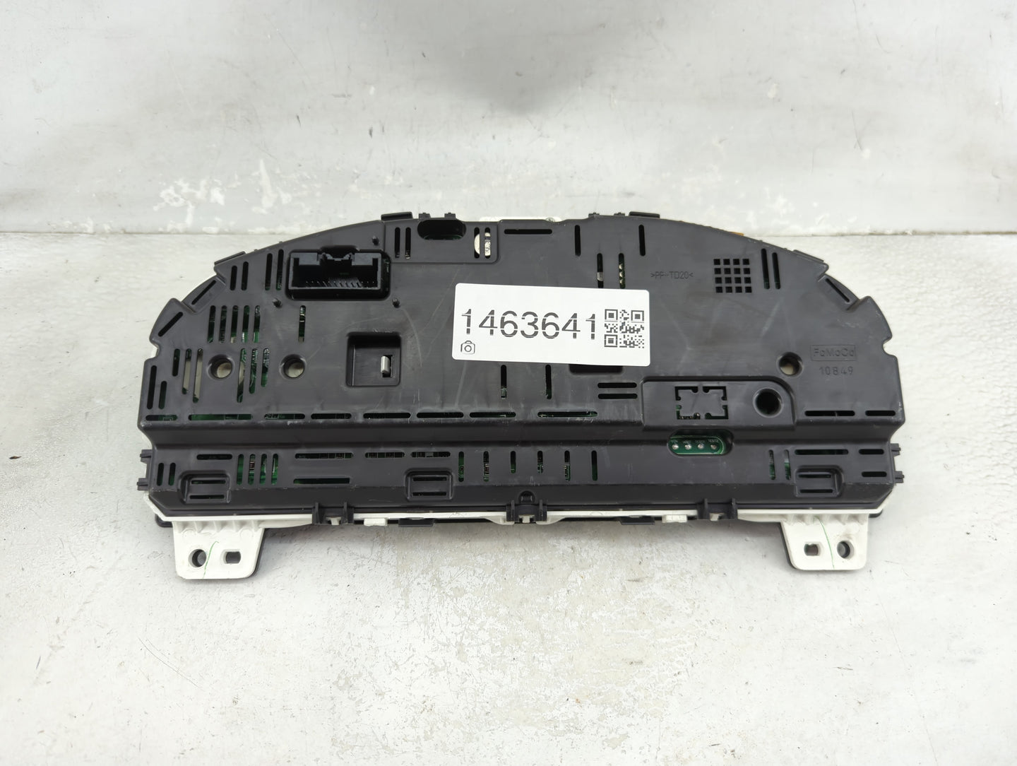 2011-2012 Ford Fusion Instrument Cluster Speedometer Gauges P/N:BE5T-10849-GD Miles:145K Fits Fits 2011 2012 OEM Used Auto P