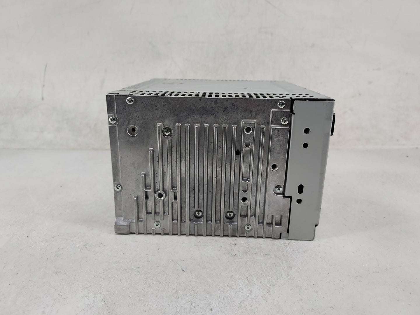 2011-2012 Ford Fusion Radio AM FM Cd Player Receiver Replacement P/N:BE5T-18D822-AA Fits Fits 2011 2012 OEM Used Auto Parts 