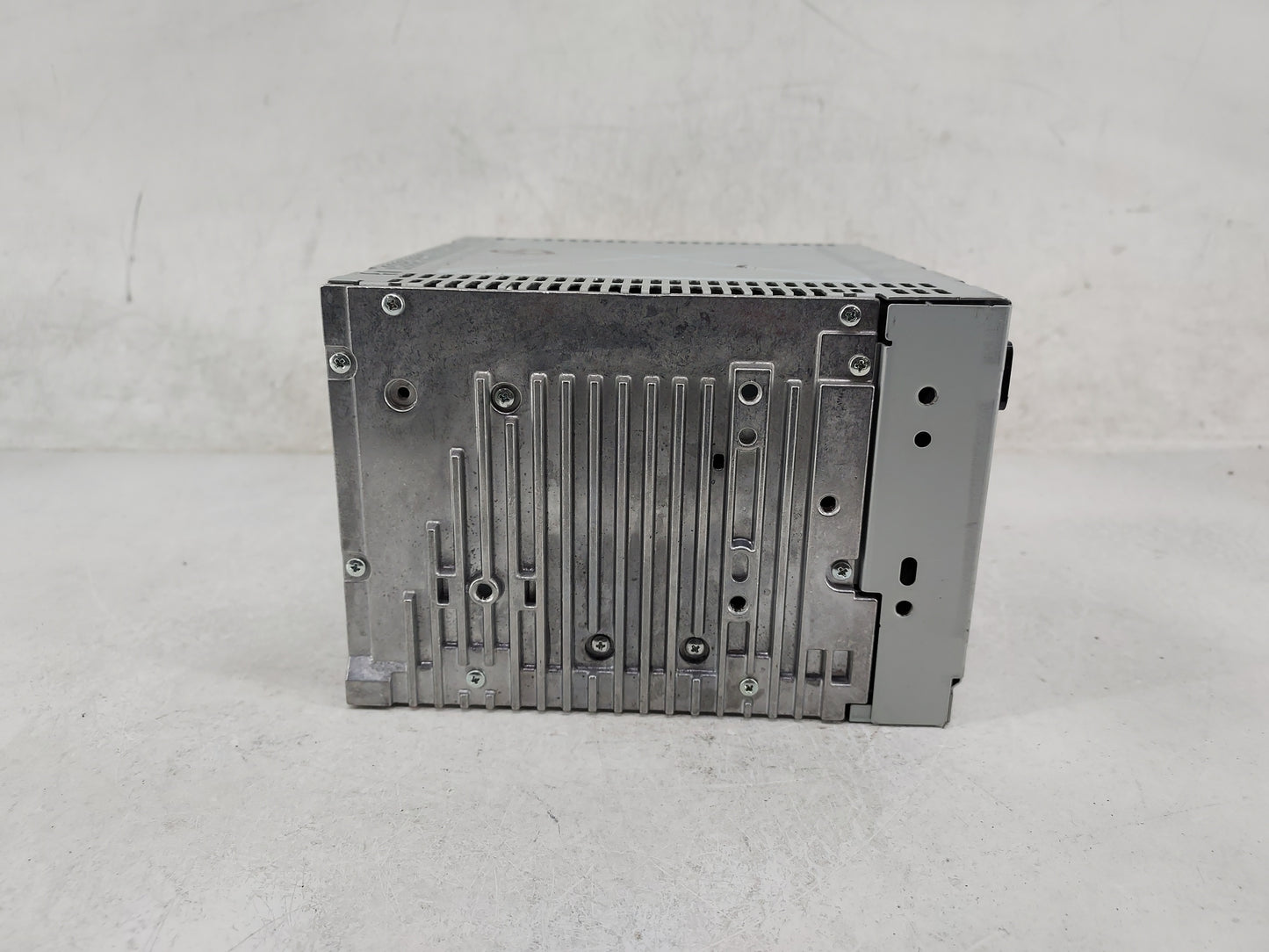 2011-2012 Ford Fusion Radio AM FM Cd Player Receiver Replacement P/N:BE5T-18D822-AA Fits Fits 2011 2012 OEM Used Auto Parts 