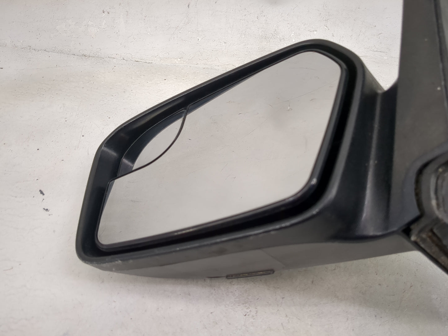 2011-2012 Ford Fusion Driver Side View Mirror - Left Door Mirror OEM Used - Oemusedautoparts1.com