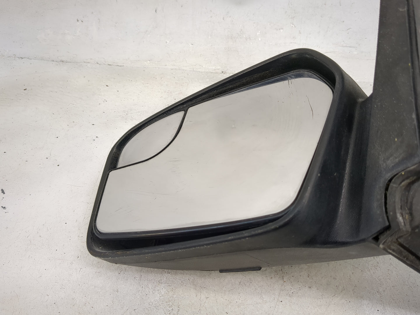 2011-2012 Ford Fusion Driver Side View Mirror - Left Door Mirror OEM Used - Oemusedautoparts1.com