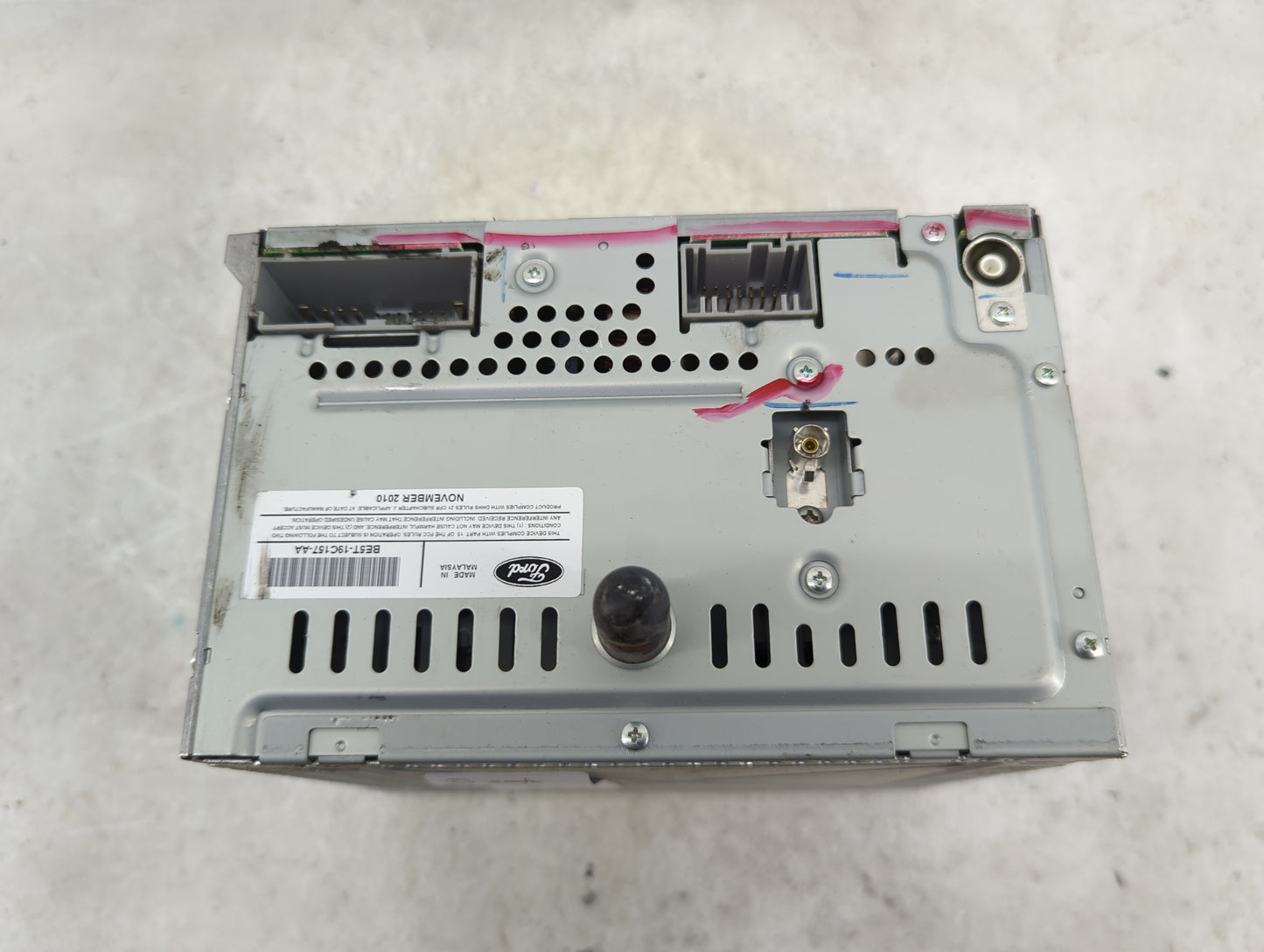 2011-2012 Ford Fusion Radio AM FM Cd Player Receiver Replacement P/N:BE5T-19C157-AA Fits Fits 2011 2012 OEM Used Auto Parts 