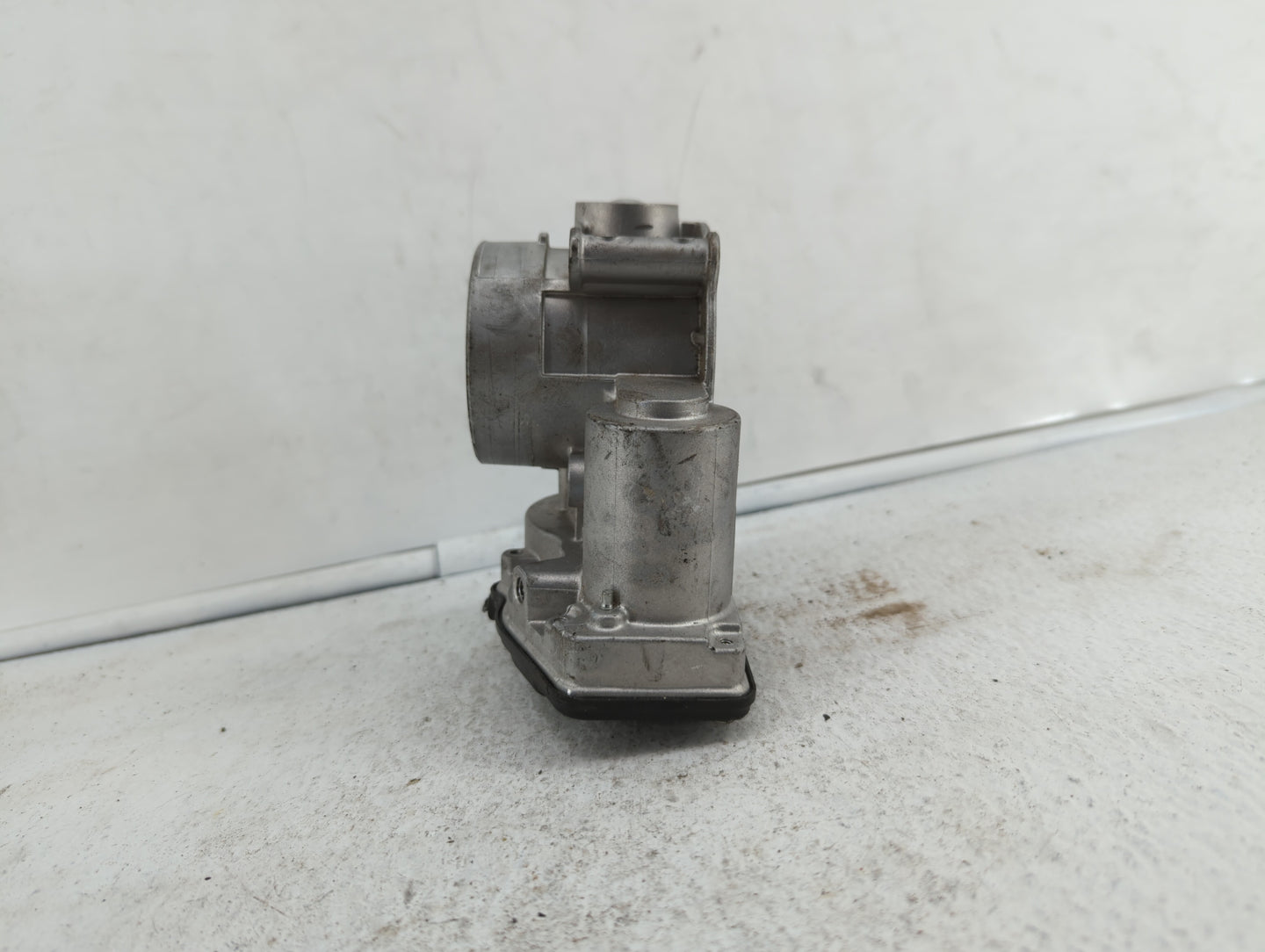 2010-2012 Ford Fusion Throttle Body P/N:9L8Z-A DS7Z-A, 9L8E-9F991-BC, DS7E-9F991-AK, DS7E-9F991-AJ Fits Fits 2009 2010 2011 