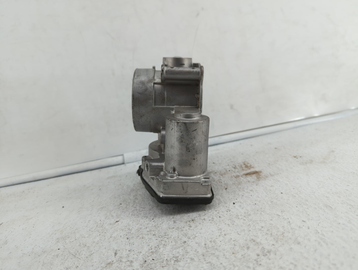 2010-2012 Ford Fusion Throttle Body P/N:9L8Z-A DS7Z-A, 9L8E-9F991-BC, DS7E-9F991-AK, DS7E-9F991-AJ Fits Fits 2009 2010 2011 