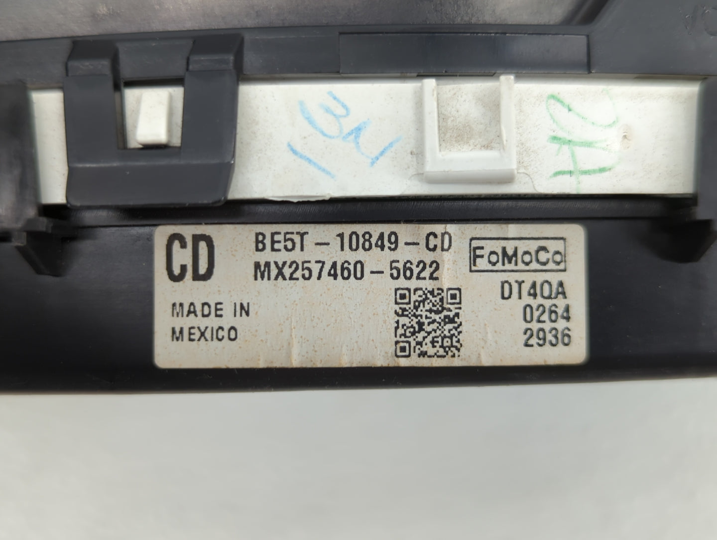 2011-2012 Ford Fusion Instrument Cluster Speedometer Gauges P/N:BE5T-10849-CD Fits Fits 2011 2012 OEM Used Auto Parts - Oemu