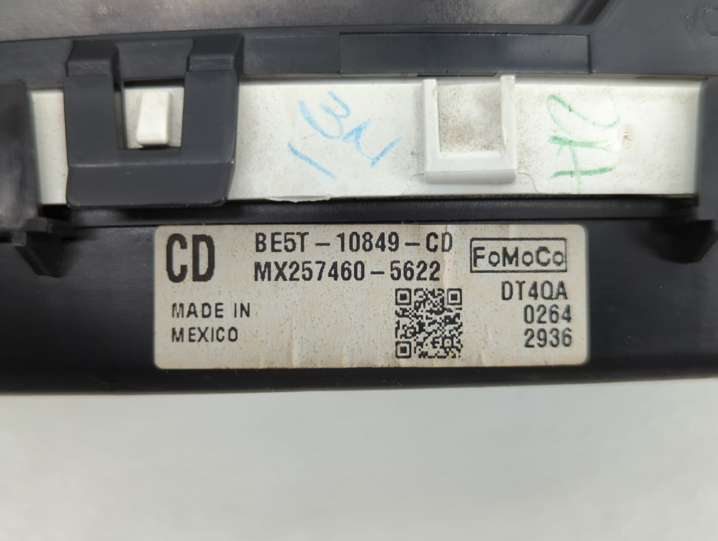 2011-2012 Ford Fusion Instrument Cluster Speedometer Gauges P/N:BE5T-10849-CD Fits Fits 2011 2012 OEM Used Auto Parts - Oemu