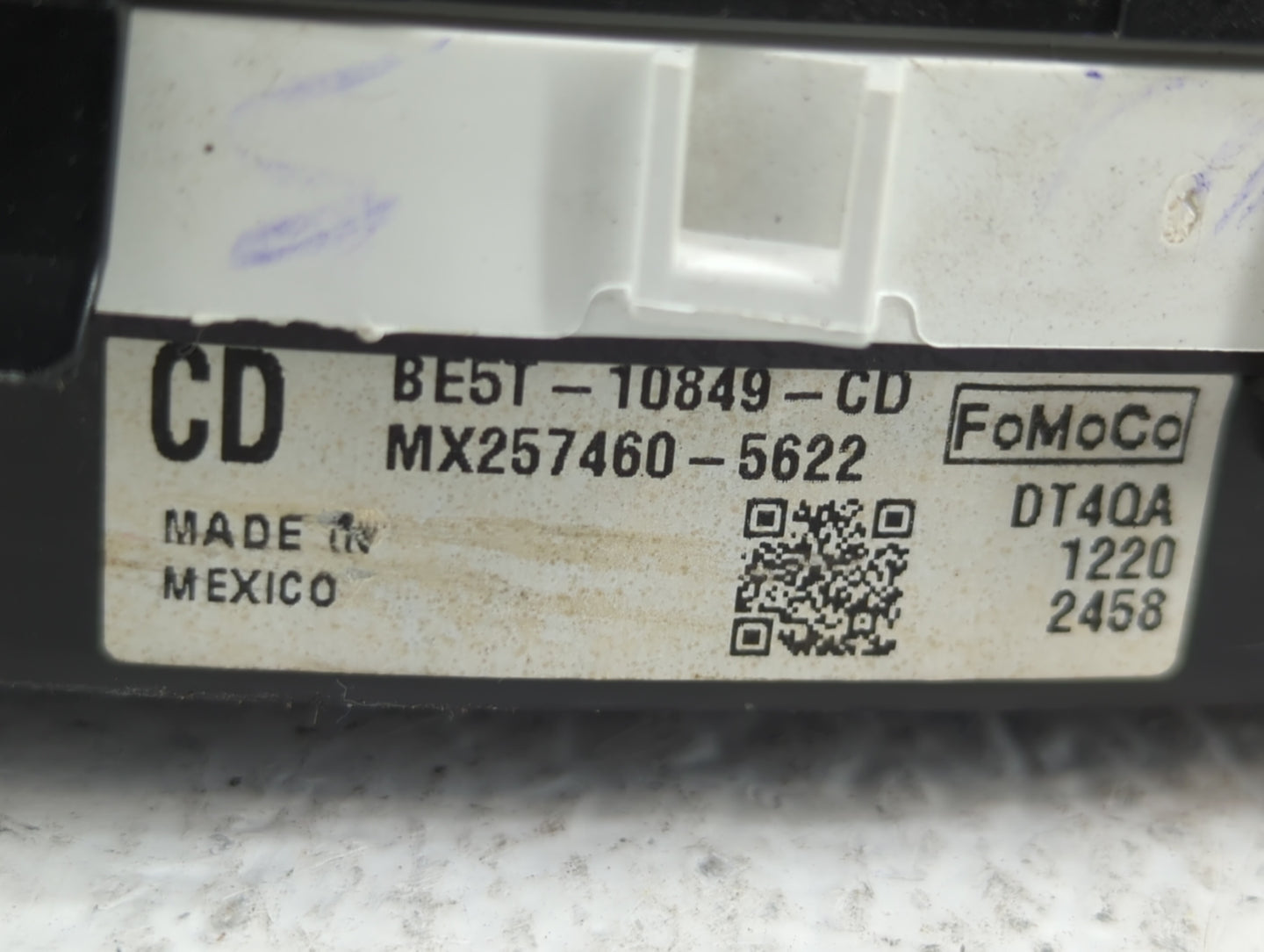 2011-2012 Ford Fusion Instrument Cluster Speedometer Gauges P/N:BE5T-10849-CD Fits Fits 2011 2012 OEM Used Auto Parts - Oemu