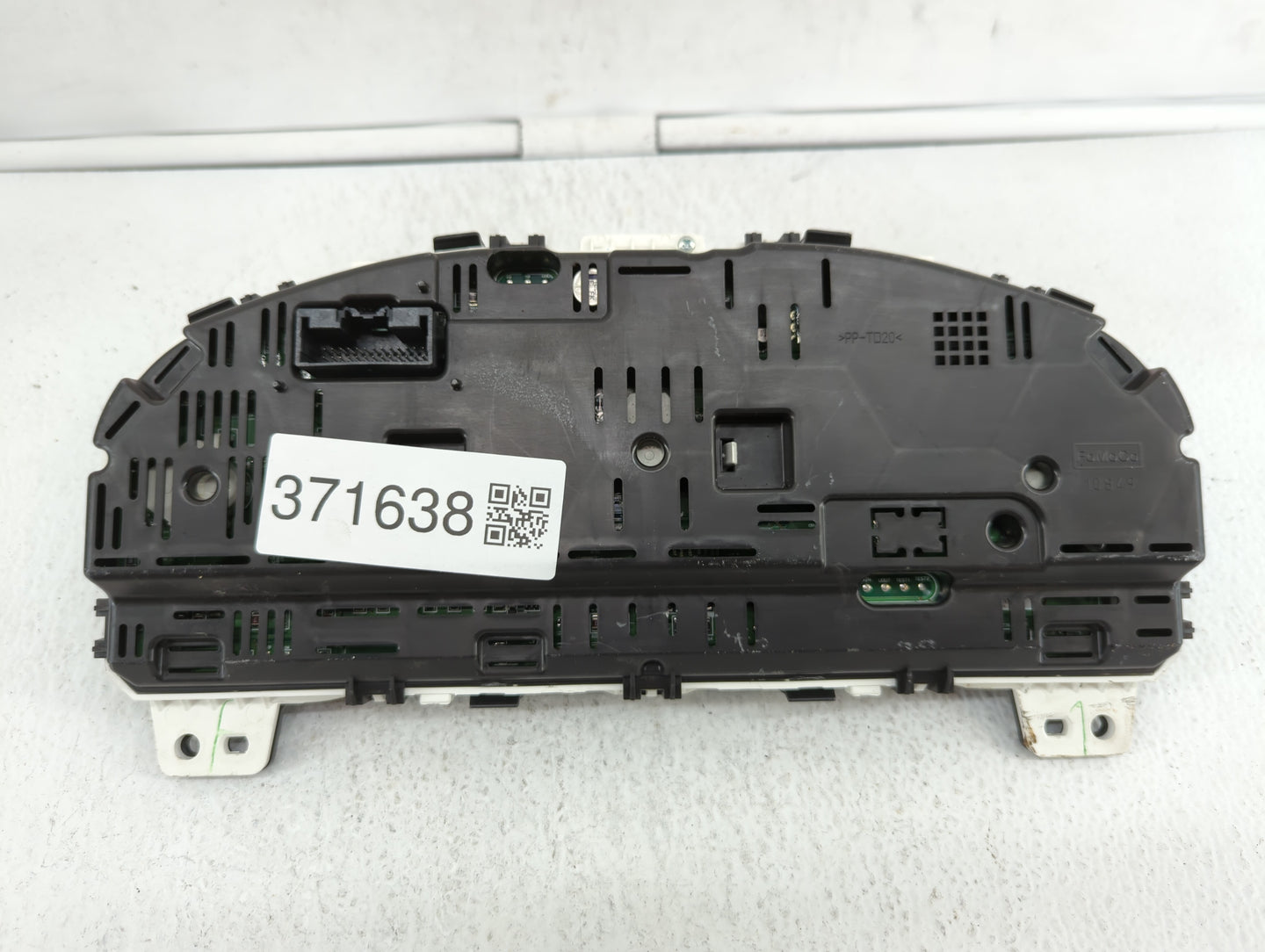 2011-2012 Ford Fusion Instrument Cluster Speedometer Gauges P/N:BE5T-10849-CD Fits Fits 2011 2012 OEM Used Auto Parts - Oemu