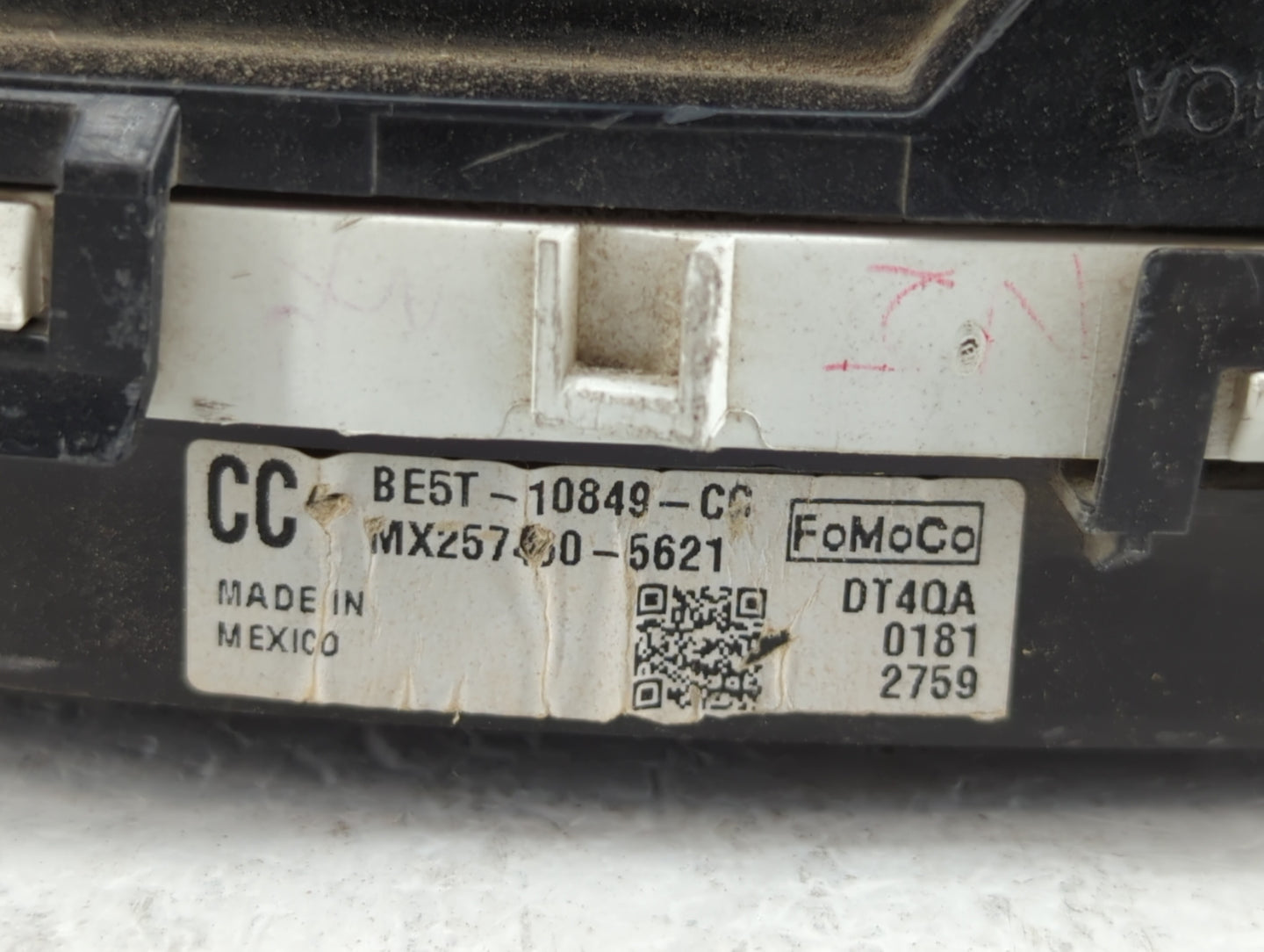 2011 Ford Fusion Instrument Cluster Speedometer Gauges P/N:BE5T-10849-CC BE5T-10849-CD Fits OEM Used Auto Parts - Oemusedaut