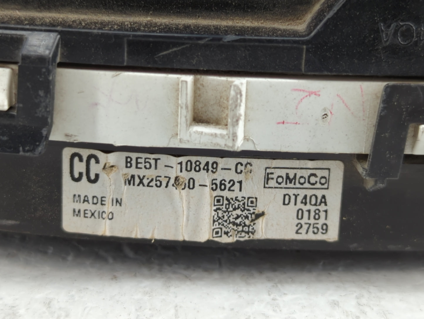 2011 Ford Fusion Instrument Cluster Speedometer Gauges P/N:BE5T-10849-CC BE5T-10849-CD Fits OEM Used Auto Parts - Oemusedaut