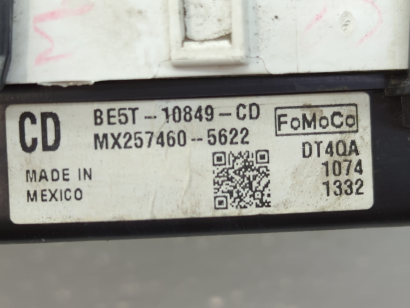 2011-2012 Ford Fusion Instrument Cluster Speedometer Gauges P/N:BE5T-10849-CD Fits Fits 2011 2012 OEM Used Auto Parts - Oemu