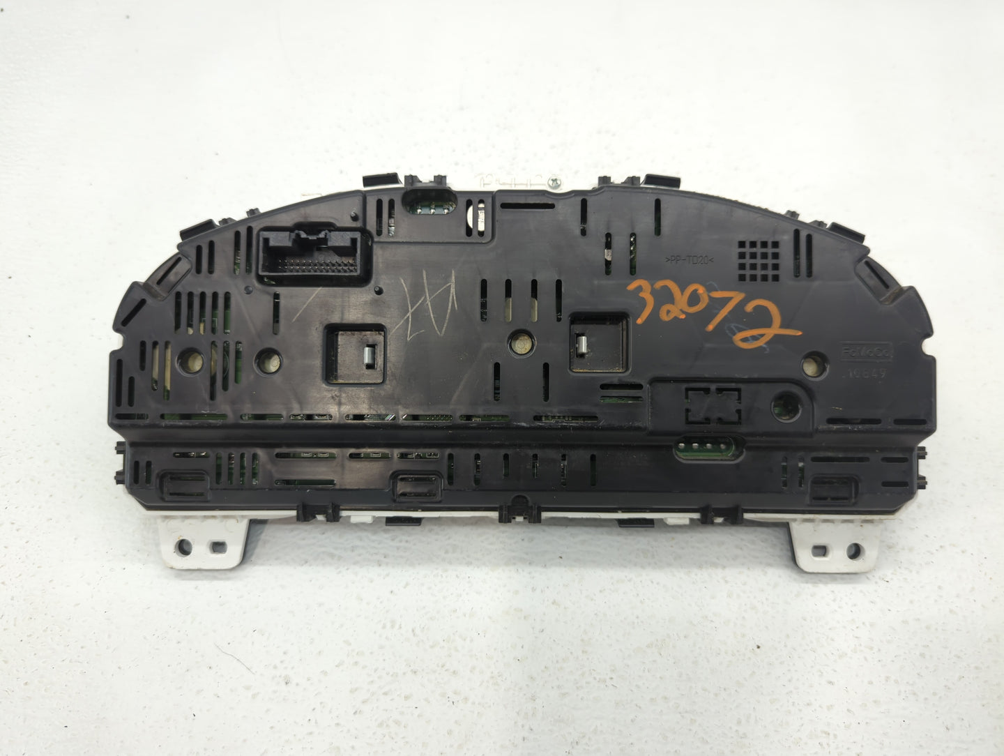 2011-2012 Ford Fusion Instrument Cluster Speedometer Gauges P/N:BE5T-10849-GD Fits Fits 2011 2012 OEM Used Auto Parts - Oemu