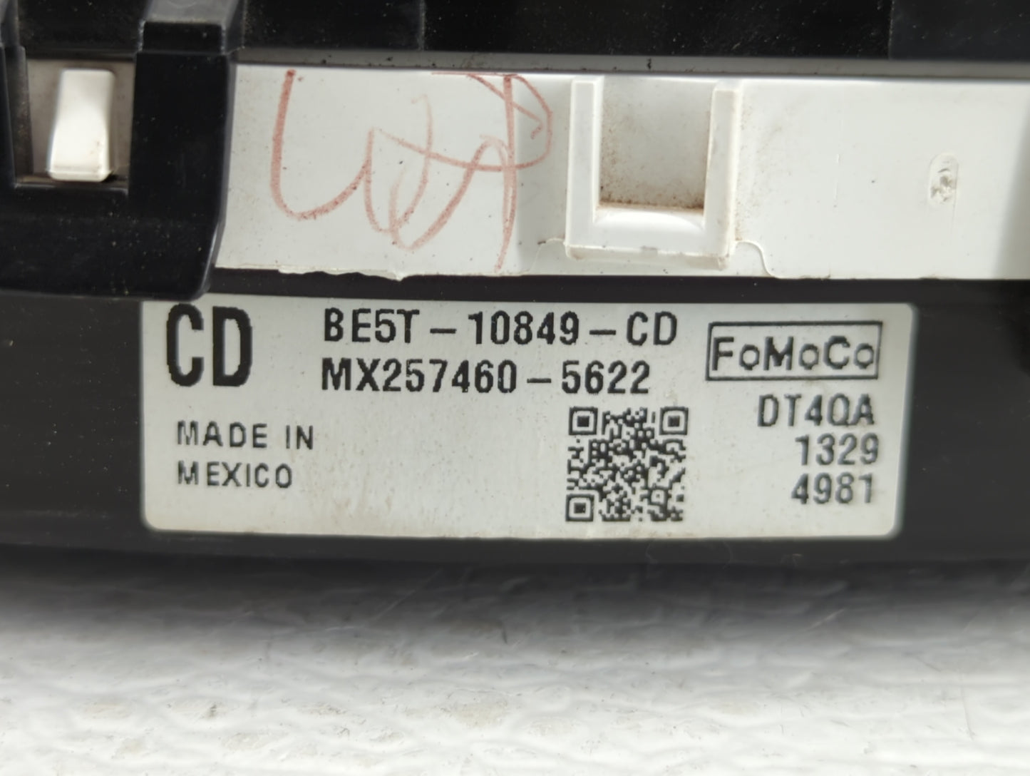 2011-2012 Ford Fusion Instrument Cluster Speedometer Gauges P/N:BE5T-10849-CD Fits Fits 2011 2012 OEM Used Auto Parts - Oemu