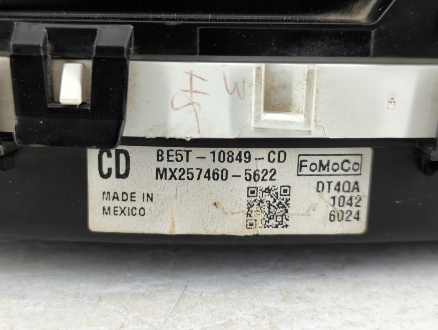 2011-2012 Ford Fusion Instrument Cluster Speedometer Gauges P/N:BE5T-10849-CD Fits Fits 2011 2012 OEM Used Auto Parts - Oemu