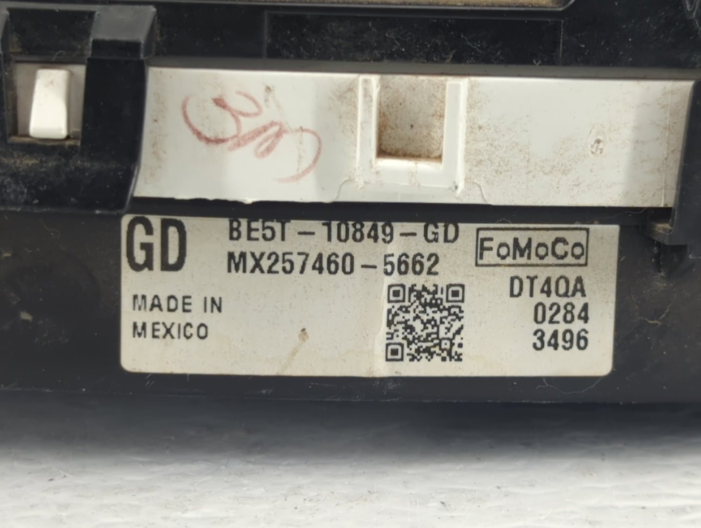 2011-2012 Ford Fusion Instrument Cluster Speedometer Gauges P/N:BE5T-10849-GD Fits Fits 2011 2012 OEM Used Auto Parts - Oemu