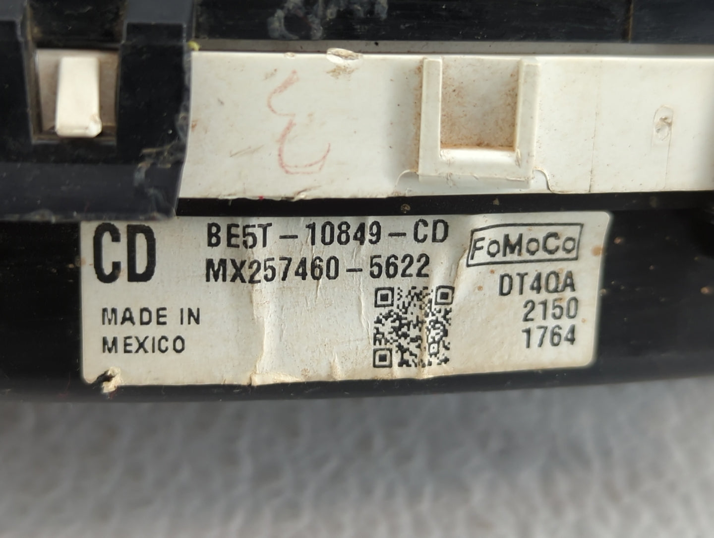 2011-2012 Ford Fusion Instrument Cluster Speedometer Gauges P/N:, BE5T-10849-CD Fits Fits 2011 2012 OEM Used Auto Parts - Oe
