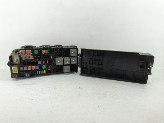 2010-2012 Ford Fusion Fusebox Fuse Box Panel Relay Module P/N:BE5T-14290-F Fits Fits 2010 2011 2012 OEM Used Auto Parts