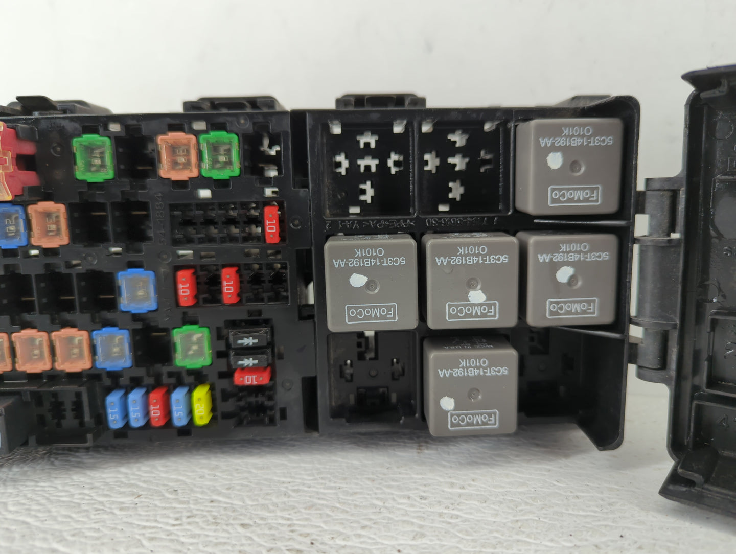 2010-2012 Ford Fusion Fusebox Fuse Box Panel Relay Module P/N:BE5T-14290-F Fits Fits 2010 2011 2012 OEM Used Auto Parts - Oe