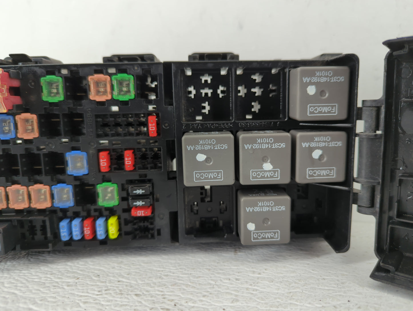 2010-2012 Ford Fusion Fusebox Fuse Box Panel Relay Module P/N:BE5T-14290-F Fits Fits 2010 2011 2012 OEM Used Auto Parts - Oe