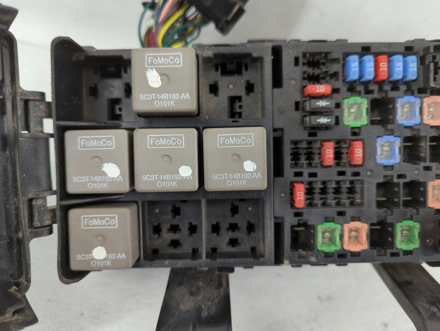 2010-2012 Ford Fusion Fusebox Fuse Box Panel Relay Module P/N:BE5T-14290-E Fits Fits 2010 2011 2012 OEM Used Auto Parts - Oe