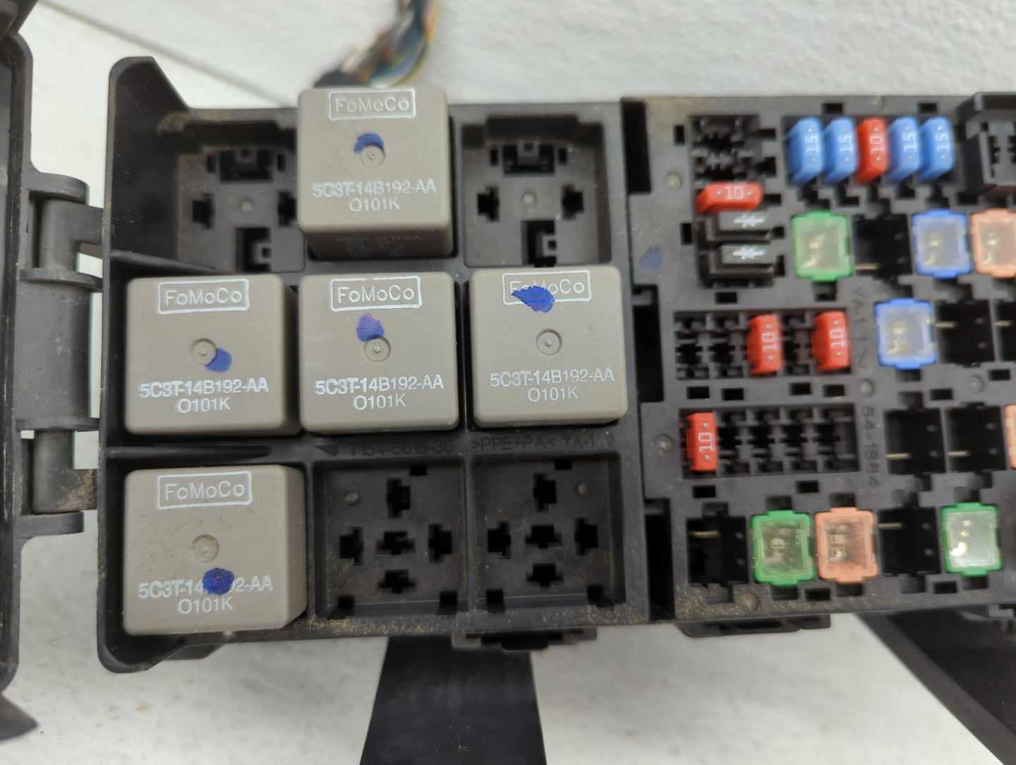 2010-2012 Ford Fusion Fusebox Fuse Box Panel Relay Module P/N:54-8799-30 Fits Fits 2010 2011 2012 OEM Used Auto Parts - Oemu
