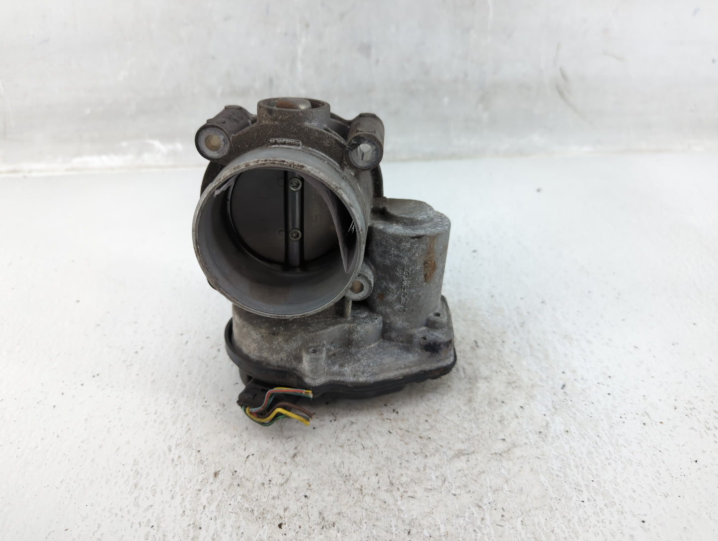 2010-2012 Ford Fusion Throttle Body P/N:DS7Z-D Fits Fits 2009 2010 2011 2012 OEM Used Auto Parts - Oemusedautoparts1.com