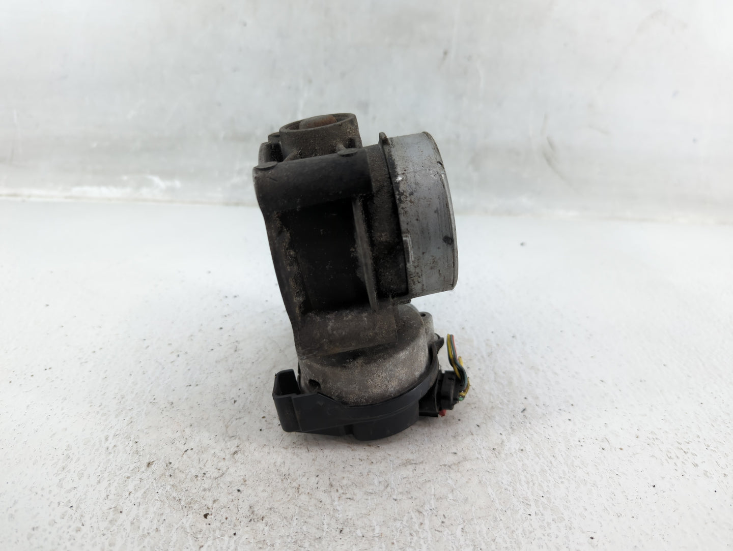 2010-2012 Ford Fusion Throttle Body P/N:DS7Z-D Fits Fits 2009 2010 2011 2012 OEM Used Auto Parts - Oemusedautoparts1.com