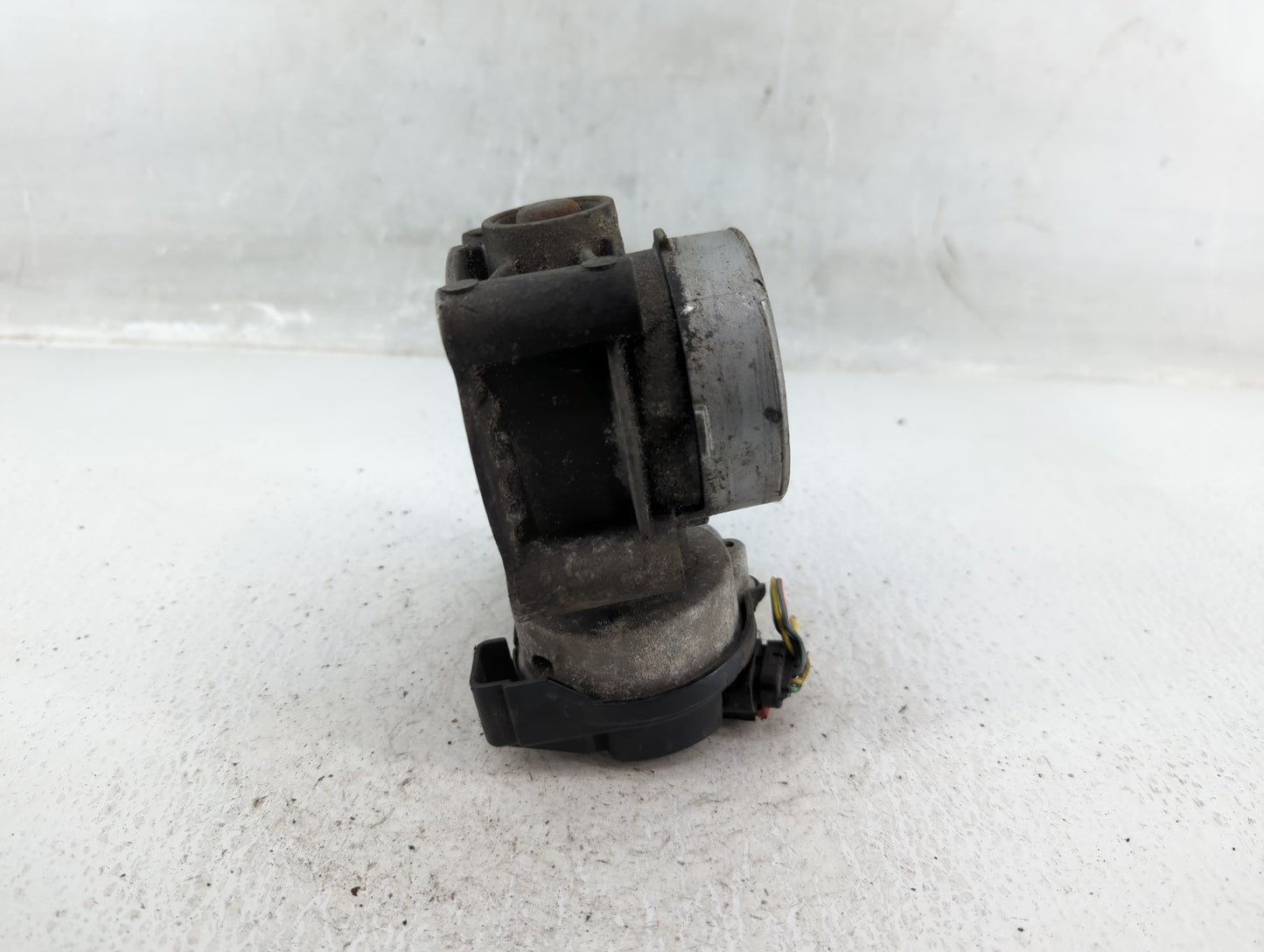 2010-2012 Ford Fusion Throttle Body P/N:DS7Z-D Fits Fits 2009 2010 2011 2012 OEM Used Auto Parts - Oemusedautoparts1.com