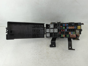 2010-2012 Ford Fusion Fusebox Fuse Box Panel Relay Module P/N:BE5T-14290-E Fits Fits 2010 2011 2012 OEM Used Auto Parts
