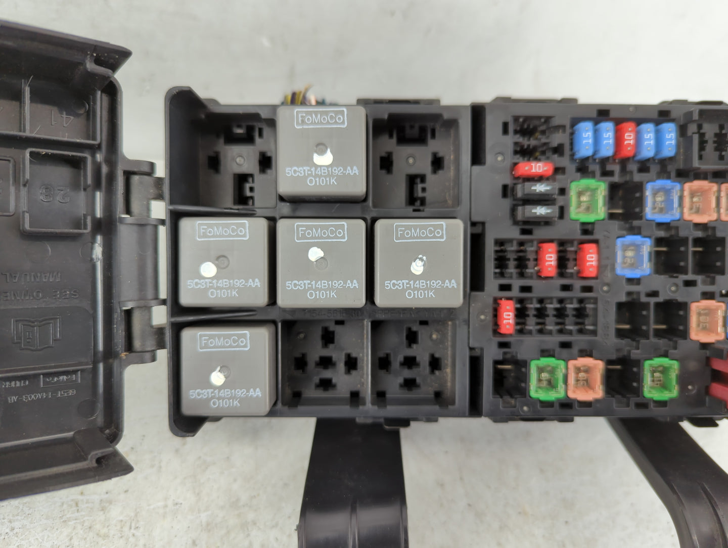 2010-2012 Ford Fusion Fusebox Fuse Box Panel Relay Module P/N:BE5T-14290-E Fits Fits 2010 2011 2012 OEM Used Auto Parts - Oe