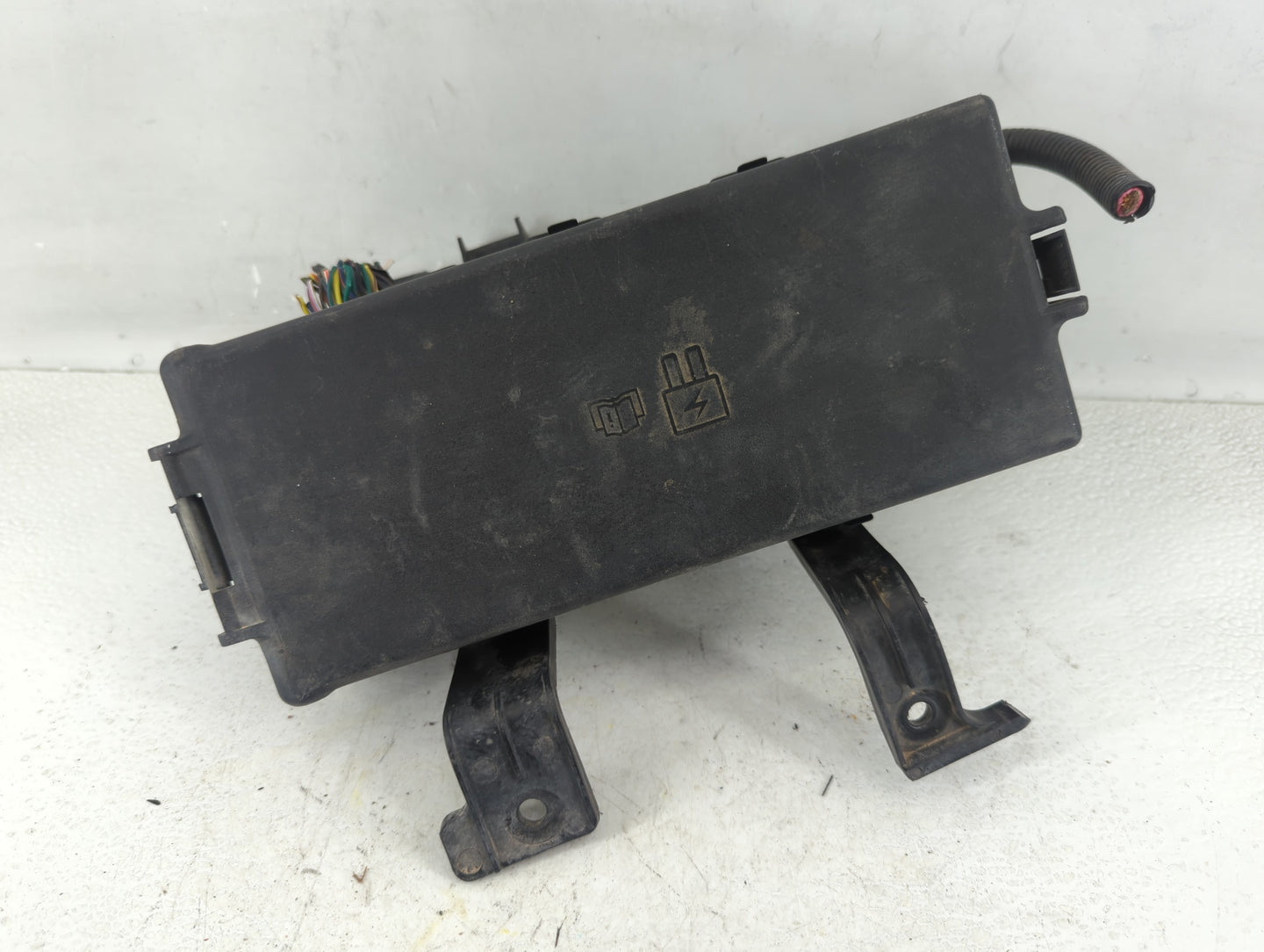 2010-2012 Ford Fusion Fusebox Fuse Box Panel Relay Module P/N:BE5T-14290-E Fits Fits 2010 2011 2012 OEM Used Auto Parts - Oe