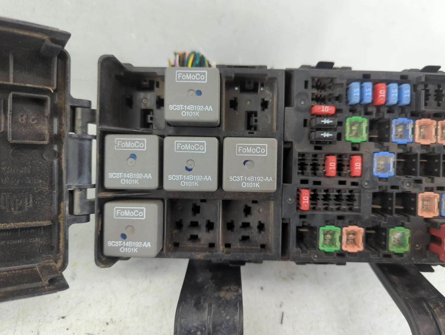 2010-2012 Ford Fusion Fusebox Fuse Box Panel Relay Module P/N:BE5T-14290-E Fits Fits 2010 2011 2012 OEM Used Auto Parts - Oe