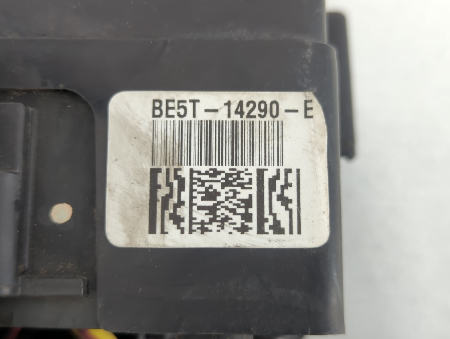 2010-2012 Ford Fusion Fusebox Fuse Box Panel Relay Module P/N:BE5T-14290-E Fits Fits 2010 2011 2012 OEM Used Auto Parts - Oe