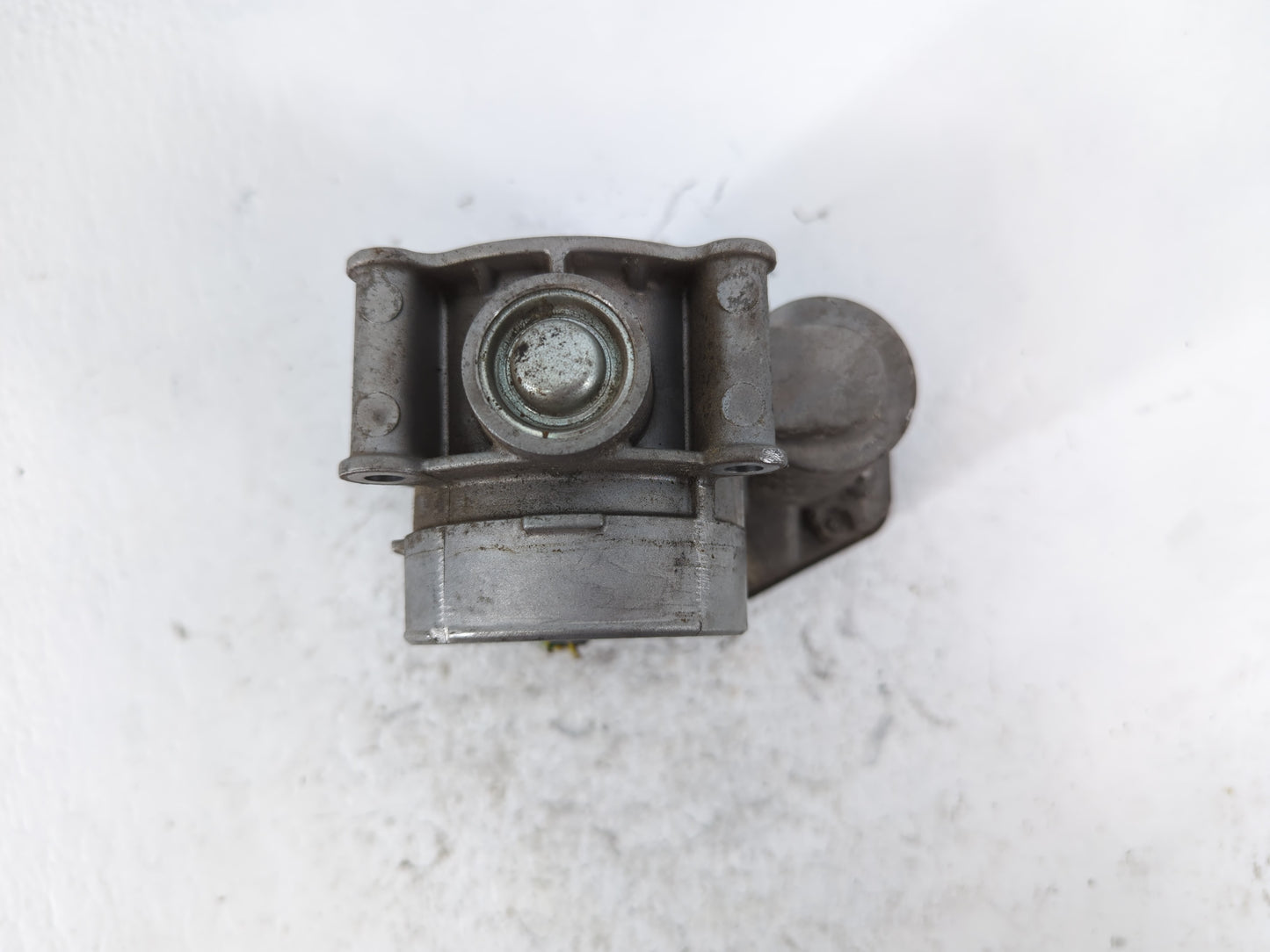 2010-2012 Ford Fusion Throttle Body P/N:PBT-GF20-GS20 B1504A-0369 Fits Fits 2009 2010 2011 2012 OEM Used Auto Parts - Oemuse