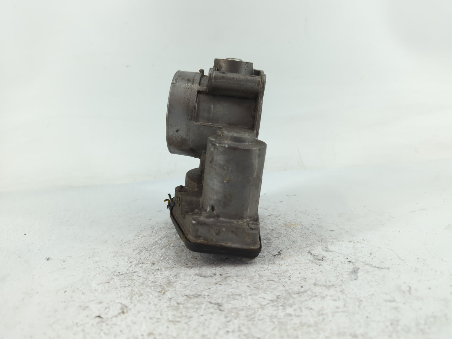 2010-2012 Ford Fusion Throttle Body P/N:PBT-GF20-GS20 B1504A-0369 Fits Fits 2009 2010 2011 2012 OEM Used Auto Parts - Oemuse