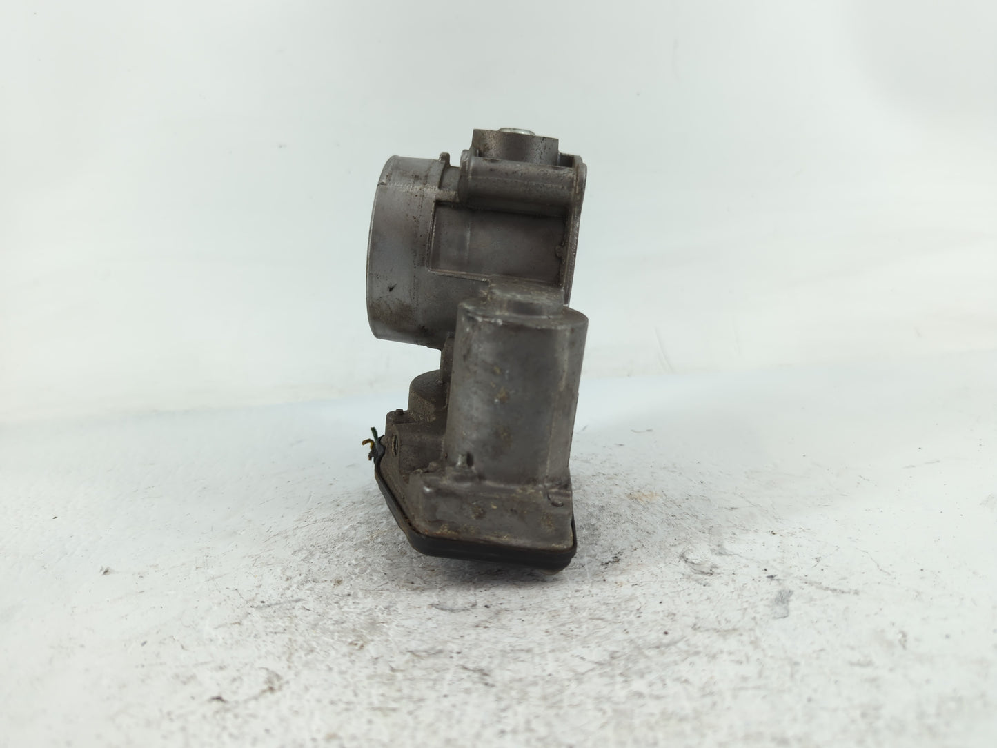 2010-2012 Ford Fusion Throttle Body P/N:PBT-GF20-GS20 B1504A-0369 Fits Fits 2009 2010 2011 2012 OEM Used Auto Parts - Oemuse