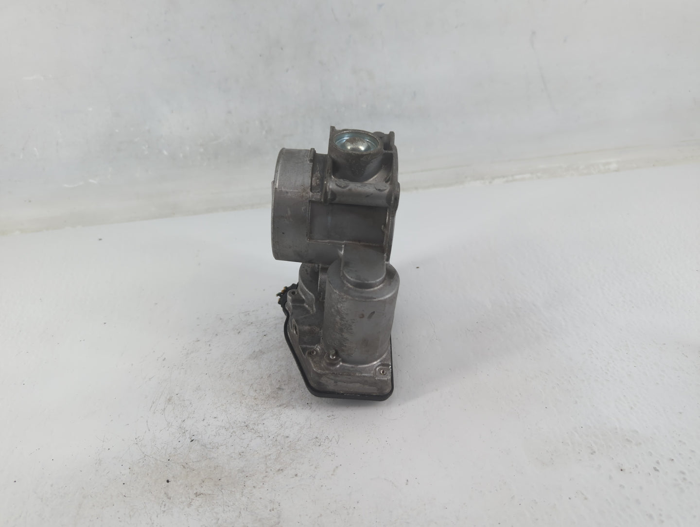 2010-2012 Ford Fusion Throttle Body P/N:163633004210 DS7E-9F991-AJ Fits Fits 2009 2010 2011 2012 OEM Used Auto Parts - Oemus