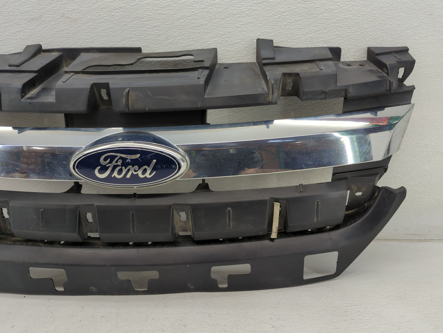 2010-2012 Ford Fusion Front Grille Bumper Not Included - Oemusedautoparts1.com