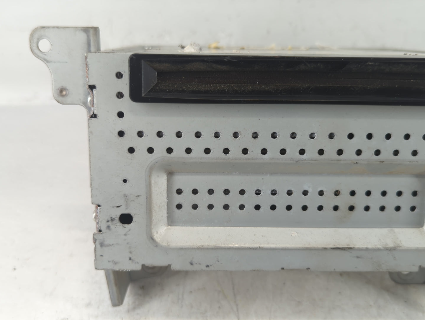 2011 Ford Fusion Radio AM FM Cd Player Receiver Replacement Fits OEM Used Auto Parts - Oemusedautoparts1.com